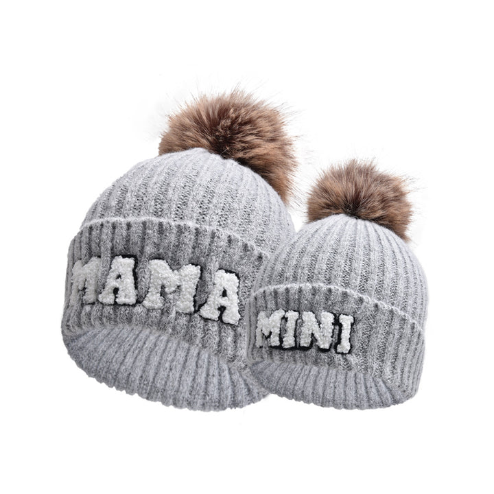 Czarne czapki MAMA i MINI z pomponem