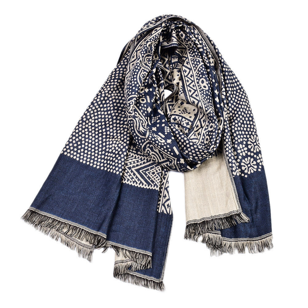 Tkany szal w etniczny wzór z frędzlami