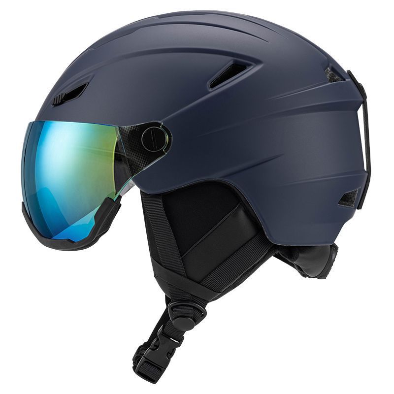 Kask narciarski z podnoszoną szybą i regulowaną wentylacją