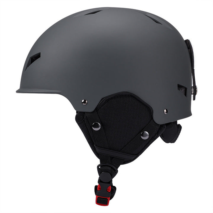 Kask narciarski z pełną osłoną, miękką wyściółką i pod gogle