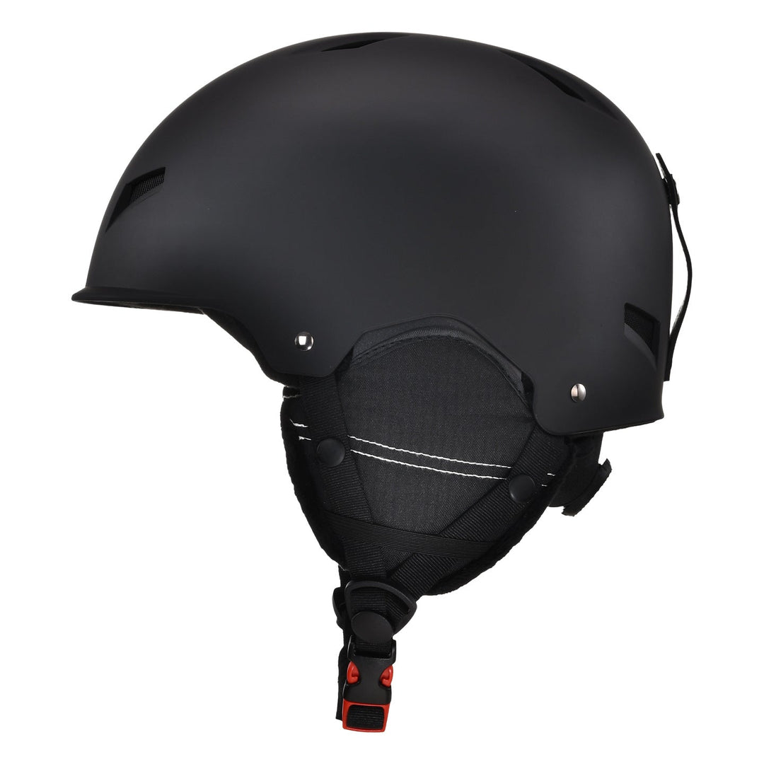 Kask narciarski z miękką wyściółką amortyzującą uderzenia