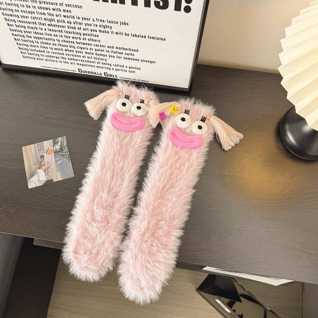 Puszyste zielone skarpety z buzią potworka i wyłupiastymi oczami