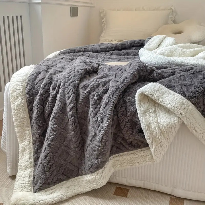 Puszysty koc sherpa z miękkiego, szczotkowanego polaru