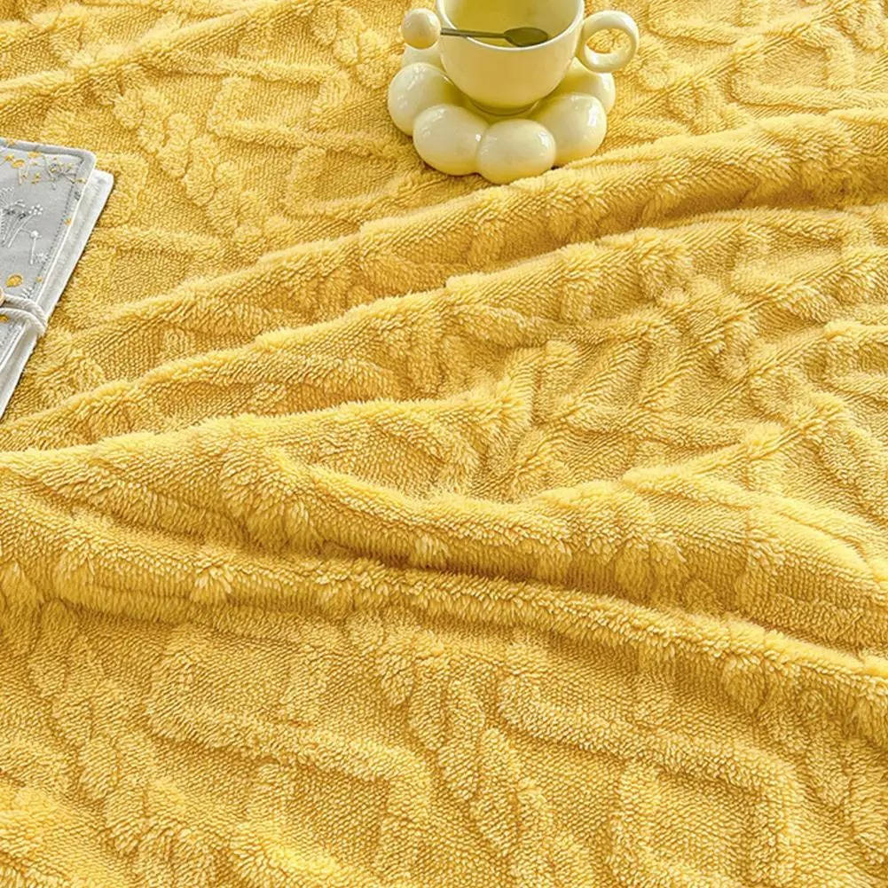 Dwustronny koc polarowy z żakardem i puszystym barankiem