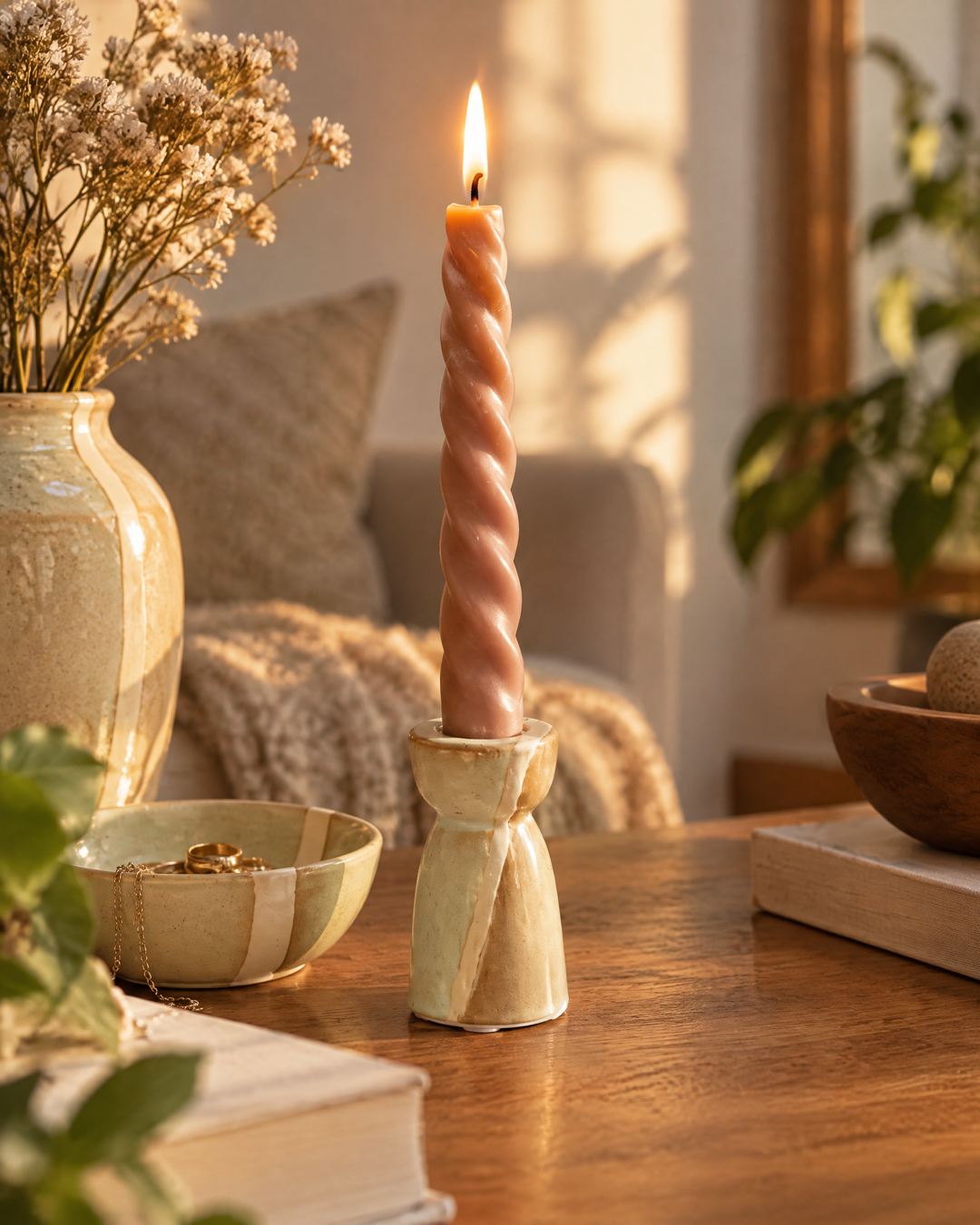 Ceramiczny świecznik na świece stołowe w nordyckim stylu