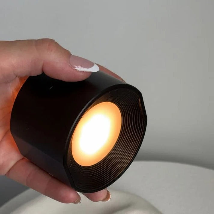 Akumulatorowa lampka ścienna LED z magnetycznym uchwytem 360°