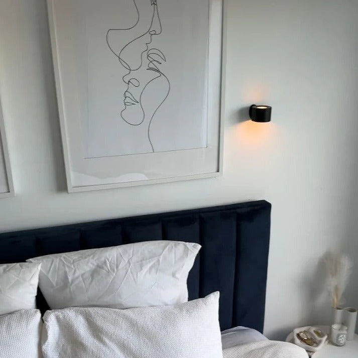 Akumulatorowa lampka ścienna LED z magnetycznym uchwytem 360°