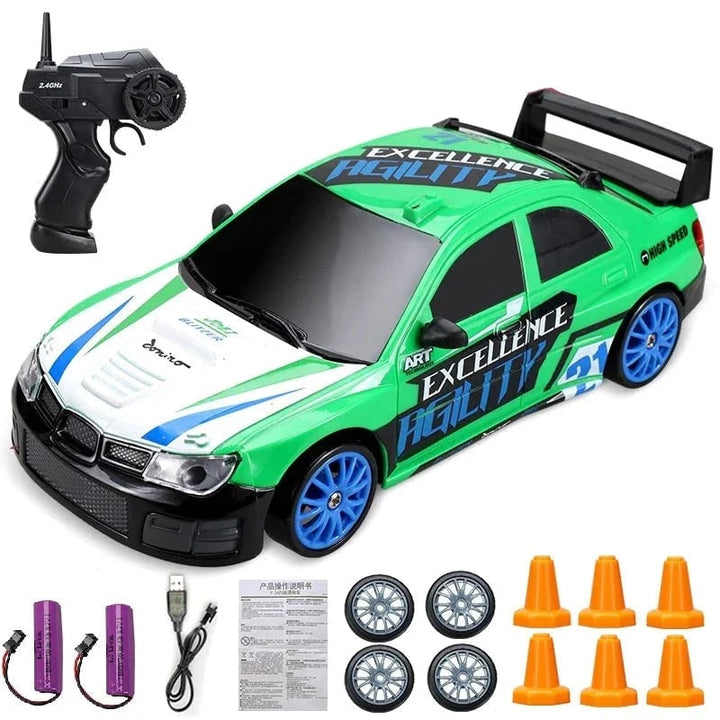 Mini samochód RC do driftu z lampami LED i zapasowymi kołami